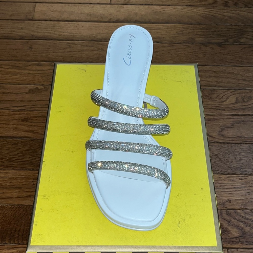 Circus NY by Sam Edelman Heddie Sandals Bright White With Rhinestones Women’s 8 - Picture 3 of 10